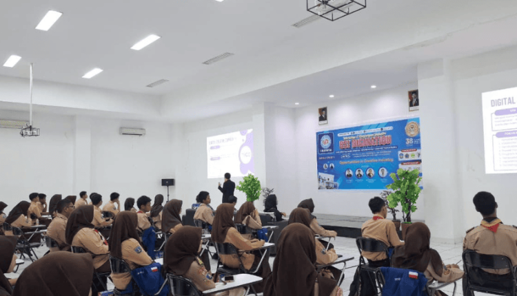 Suasana Siswa Antusias Pelajari Dunia AI di Kegiatan BSI Digination UBSI Kampus Tangerang