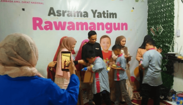 Suasana kegiatan UBSI di YPI Rawamangun, bahas literasi keuangan yang dipandu oleh tim dosen dan mahasiswa