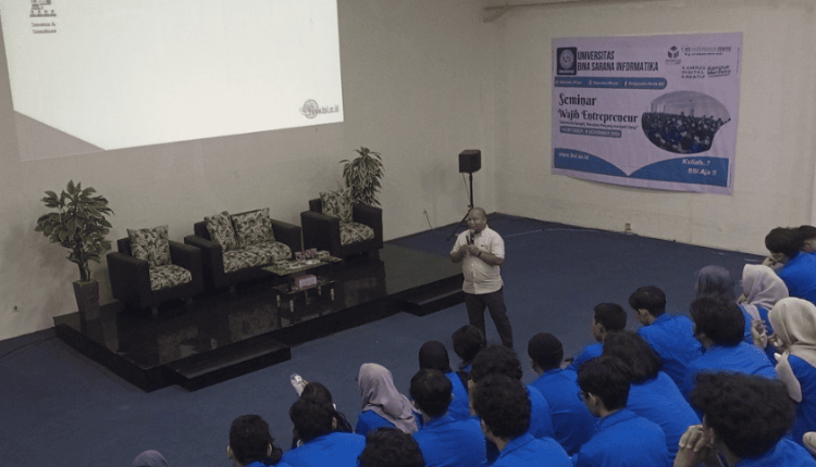 Mahasiswa program studi kuliner UBSI Kampus Cengkareng antusias mengikuti Seminar Wajib Entrepreneur (SWE) 2025 sebagai upaya pengembangan bisnis dan kreativitas wirausaha