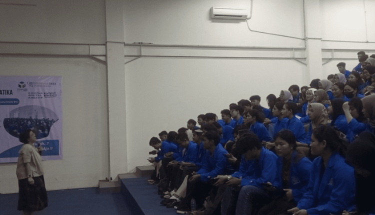 Suasana kegiatan Seminar Wajib Entrepreneur di UBSI Kampus Cengkareng saat pemateri menyampaikan materi untuk membangun jiwa wirausaha mahasiswa