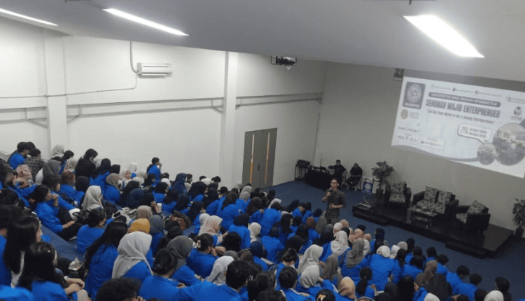 Mahasiswa UBSI Kampus Cengkareng berpartisipasi aktif dalam kegiatan Student Workshop & Entrepreneurship (SWE) 2025