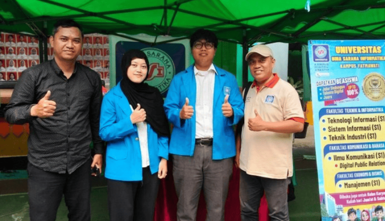 Foto bersama tim UBSI saat kegiatan Edufair di SMAN 60 Jakarta