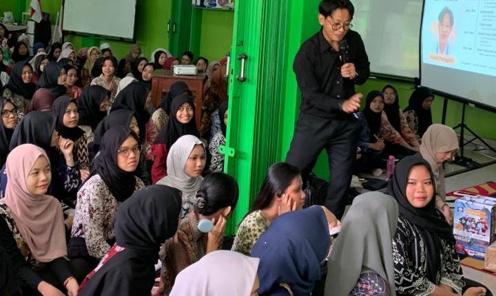 Sukseskan Literasi Digital, UBSI Kampus Digital Kreatif Kolaborasi dengan DICO Hadirkan Seminar Personal Branding di Depok
