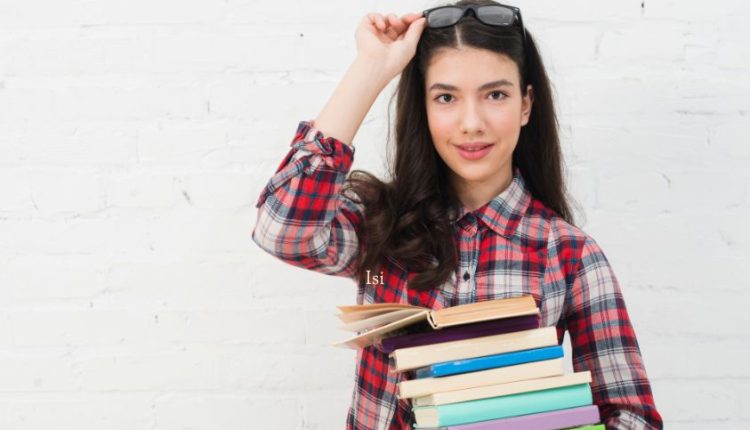 Biar Nggak Salah Kampus! Rahasia Cerdas Pilih Kampus yang Bikin Kariermu Nanjak Bareng UBSI