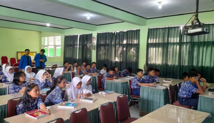 Mahasiswa UBSI