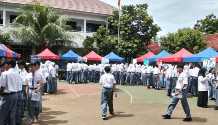 Suasana Edufair SMAN 9 Depok Sukses Perluas Wawasan Siswa Menuju Pendidikan Tinggi