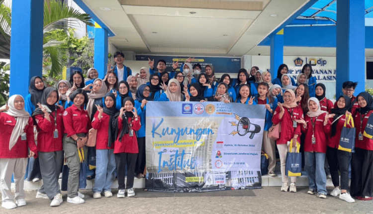 Foto bersama HIMAMA UBSI setelah melaksanakan kunjungan studi ke tiga instansi nasional sebagai bagian dari program perluasan wawasan mahasiswa