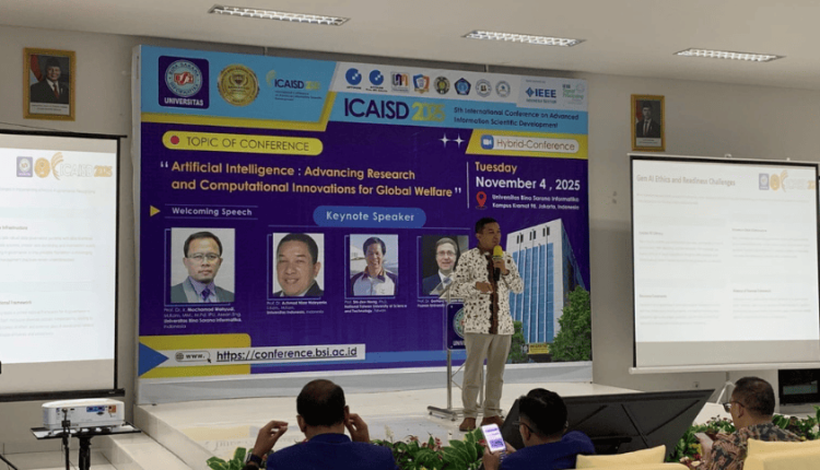 Suasana Konferensi Internasional ICAISD 2025 di Kampus UBSI Kramat 98, menampilkan peserta dan pemateri yang mengikuti sesi presentasi bertema kecerdasan buatan untuk kesejahteraan global