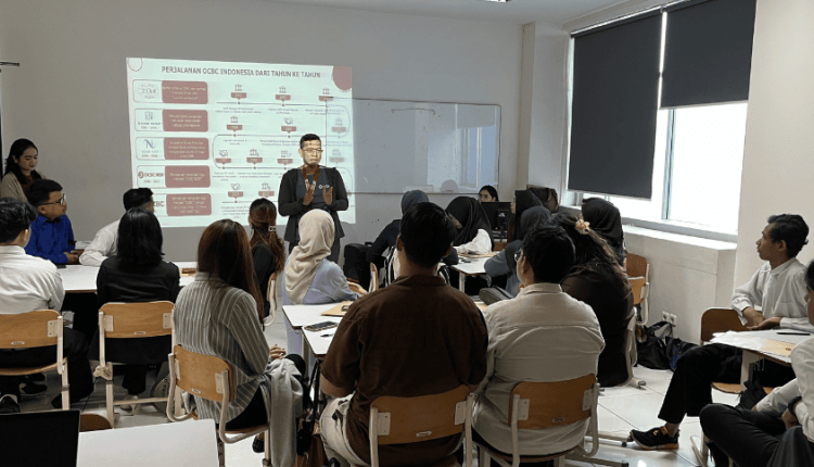 Suasana kegiatan Campus Recruitment UBSI bersama Bank OCBC, menampilkan peserta yang sedang mengikuti proses seleksi