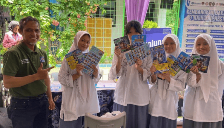 UBSI Kampus Cengkareng pada Edufair SMAN 96 Jakarta 2025 yang menampilkan informasi lengkap tentang dunia perkuliahan dan peluang beasiswa