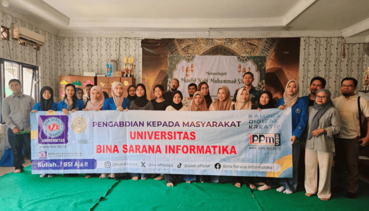 Foto Bersama Dosen UBSI dan Warga Mampang Prapatan Usai Pelatihan Pembuatan Video Company Profile dengan Aplikasi Filmora