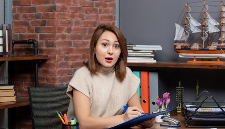 Bukan Sekadar Pintar, tapi Siap Bekerja! Ini Alasan HRD Lebih Melirik Fresh Graduate Ber-EQ Tinggi