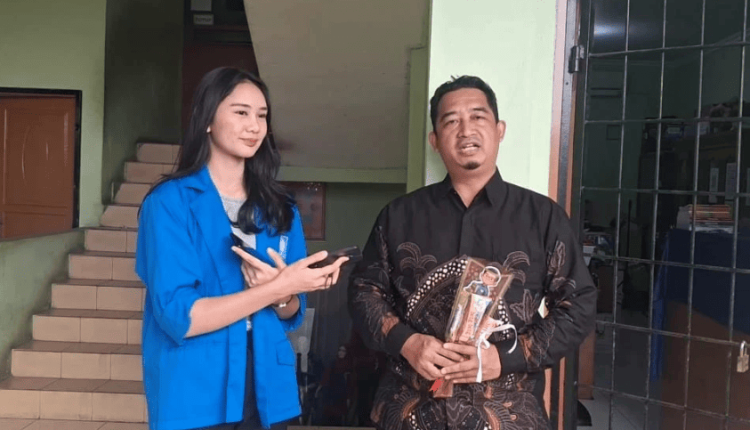 Mahasiswa UBSI dan pihak SMK Muhammadiyah 01 Ciputat