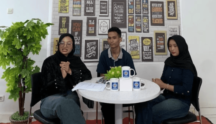 Sesi kegiatan live TikTok Q&A
