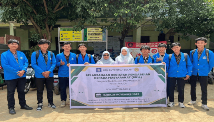 Foto bersama mahasiswa UBSI di SDN Mustikasari II setelah kegiatan sosialisasi
