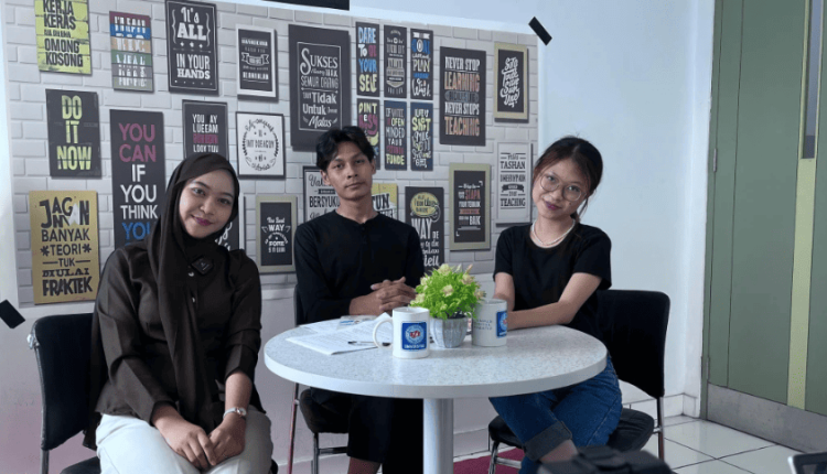 Kegiatan Live TikTok Q&A UBSI