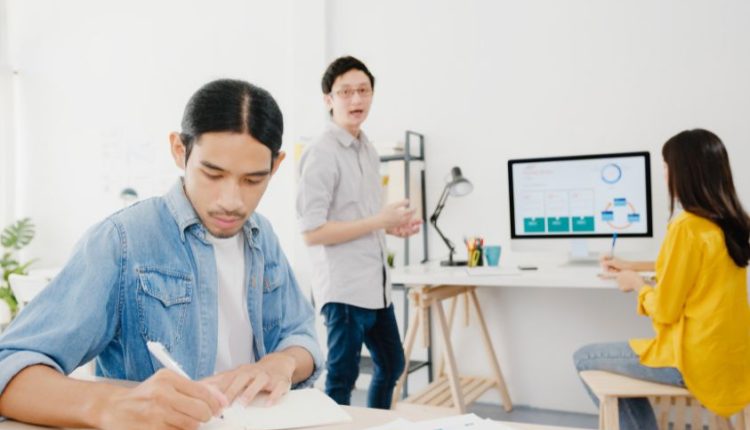Kenapa Program Studi Manajemen UBSI Jadi Pilihan Tepat Calon CEO Muda
