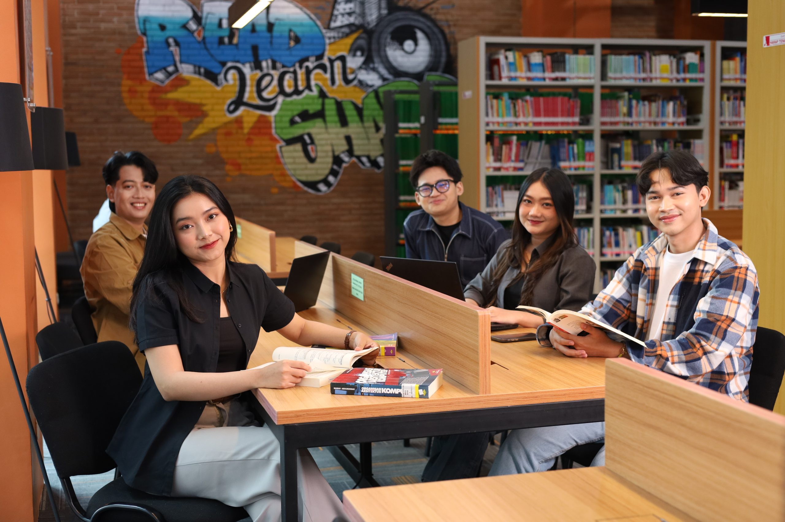 Prodi Sistem Informasi UBSI Kampus Cikarang Dorong Transformasi Digital Industri