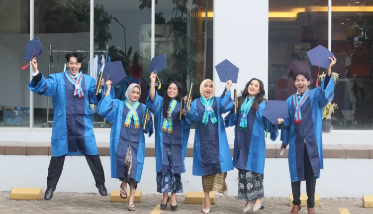Mengapa Akreditasi Unggul BAN-PT Penting bagi Karier Lulusan UBSI Kampus Cikarang