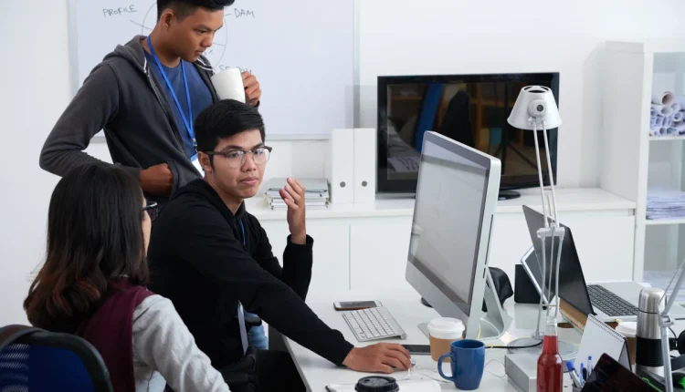 Bukan Sekadar Coding: Mengapa Sistem Informasi Menjadi Otak di Balik Perusahaan Raksasa