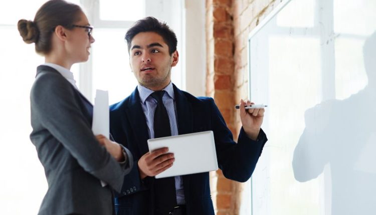 Bukan Cuma Pengacara! Ini Jurusan yang Mengatur Bisnis, Startup, dan Kontrak Miliaran
