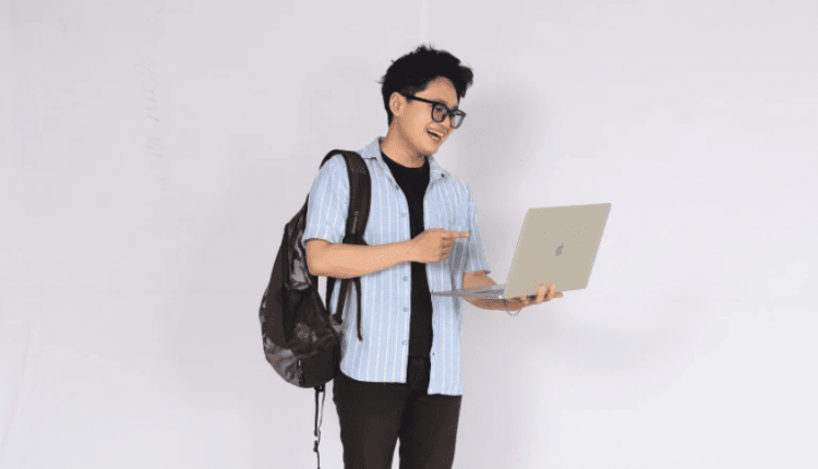 Lulusan Teknologi Komputer
