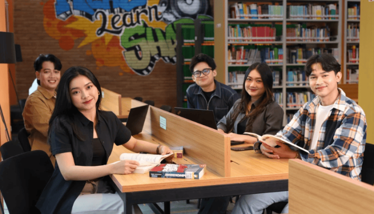 Strategi Cerdas Kuliah Irit