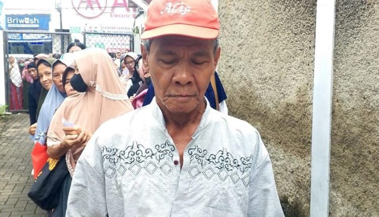 Warga Terharu Terima Nasi Box Ramadhan