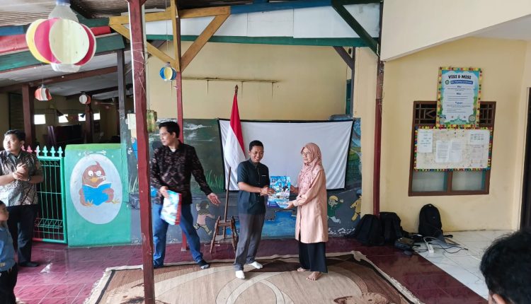 Dosen UBSI Latih Guru RA Mathlaul Anwar Manfaatkan TikTok untuk Promosi Sekolah
