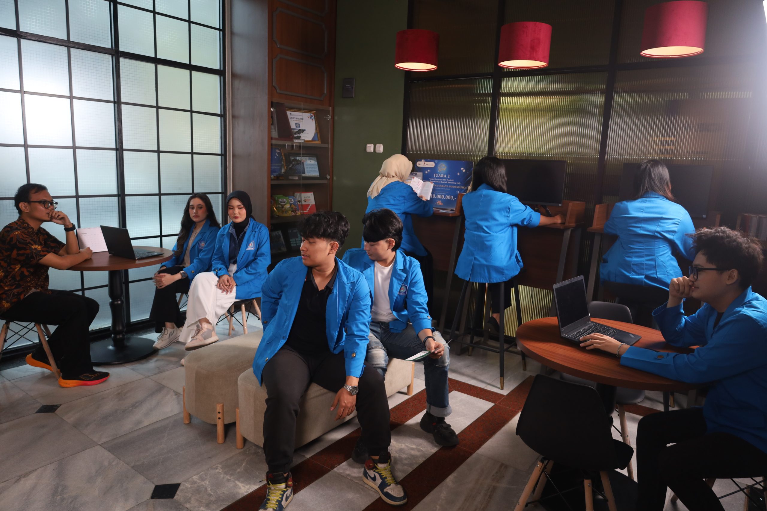 Lulusan Prodi Manajemen Jadi Peneliti Bisnis Paling Dicari di Era Digital