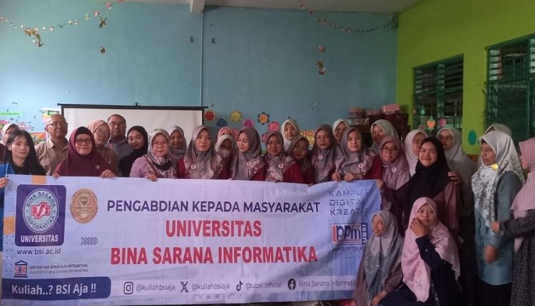 Dosen UBSI Latih Guru, Buat Media Pembelajaran