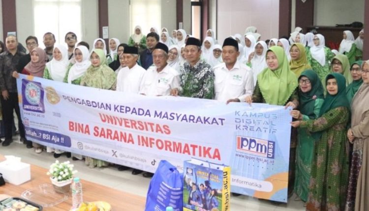 UBSI Gelar Pelatihan Konten Visual Estetis untuk Kader Fatayat NU Benda