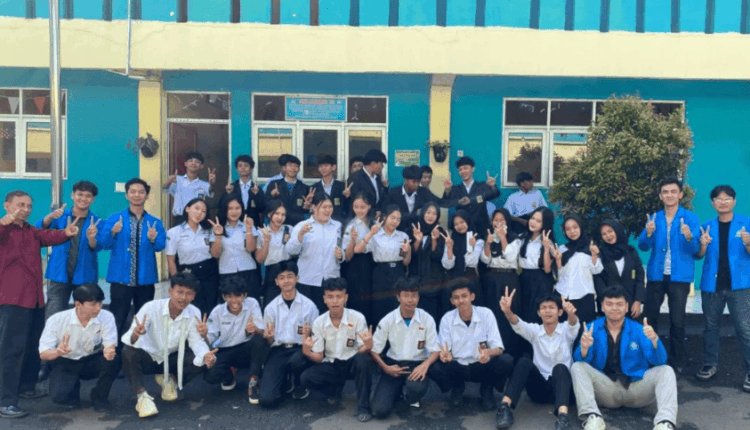 Mahasiswa UBSI