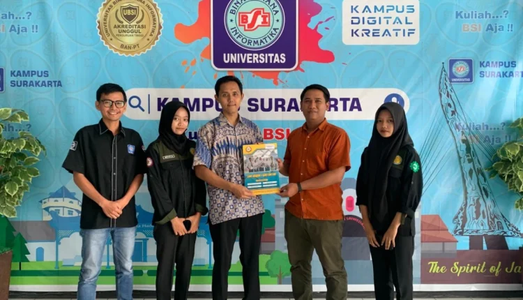 Tingkatkan Skill Profesional, Dua Siswi SMKN 1 Giritontro Jalani PKL 6 Bulan di UBSI Kampus Solo