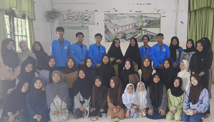 Bijak Bermedia Sosial