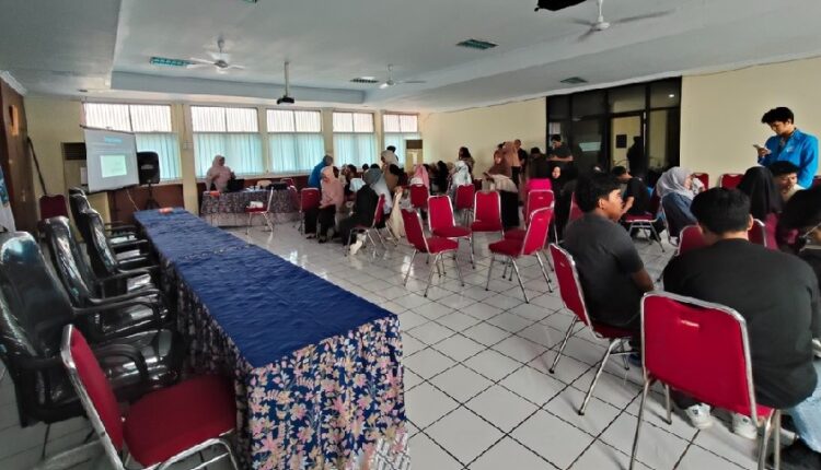 Dosen UBSI Latih Pemuda Tegal Parang Bikin Video Promosi UMKM