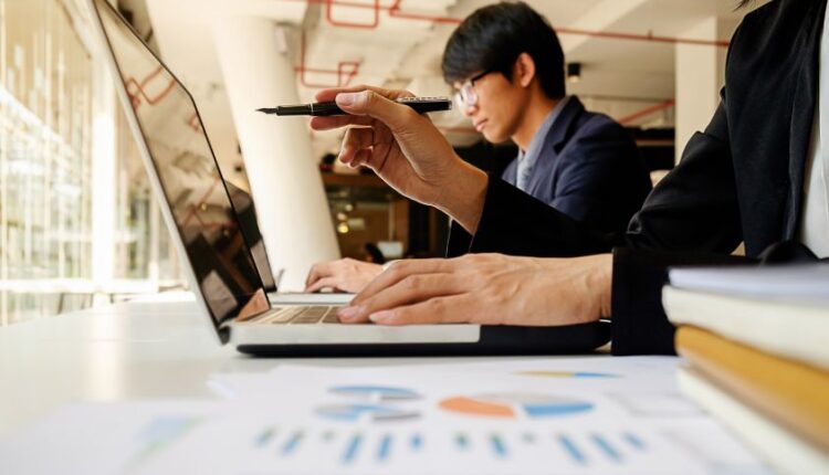 Prodi Teknologi Informasi UBSI Bekali Mahasiswa Hadapi Sertifikasi Program Analyst