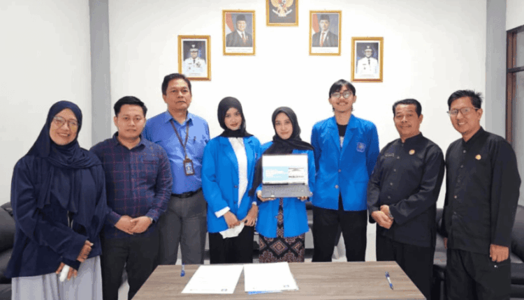 Hibahkan Aplikasi