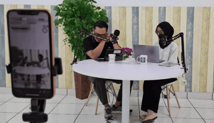 Hang Out Campus Online