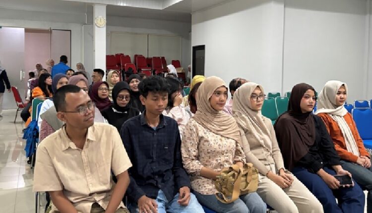 Dosen UBSI Latih UMKM Ciledug Gunakan Trello